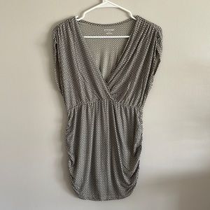 Motherhood Maternity geometric pattern sleeveless top. Good condition. Size M